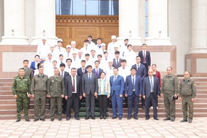 31 НАФАР ХАТМКУНАНДАГОНИ ДОНИШГОҲ ИХТИЁРАН БА ХИЗМАТИ ҲАРБӢ ПАЙВАСТАНД: НАМУНАИ ОЛИИ ВАТАНДӮСТӢ ВА МАСЪУЛИЯТИ ШАҲРВАНДӢ 31 НАФАР ХАТМКУНАНДАГОНИ ДОНИШГОҲ ИХТИЁРАН БА ХИЗМАТИ ҲАРБӢ ПАЙВАСТАНД: НАМУНАИ ОЛИИ ВАТАНДӮСТӢ ВА МАСЪУЛИЯТИ ШАҲРВАНДӢ