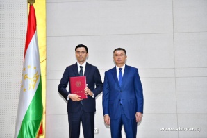 ОЛИМИ ҶАВОН КАБИРЗОДА ҶОВИДОН БО ҶОИЗАИ БА НОМИ ИСМОИЛИ СОМОНӢ ҚАДРДОНӢ ГАРДИД ОЛИМИ ҶАВОН КАБИРЗОДА ҶОВИДОН БО ҶОИЗАИ БА НОМИ ИСМОИЛИ СОМОНӢ ҚАДРДОНӢ ГАРДИД