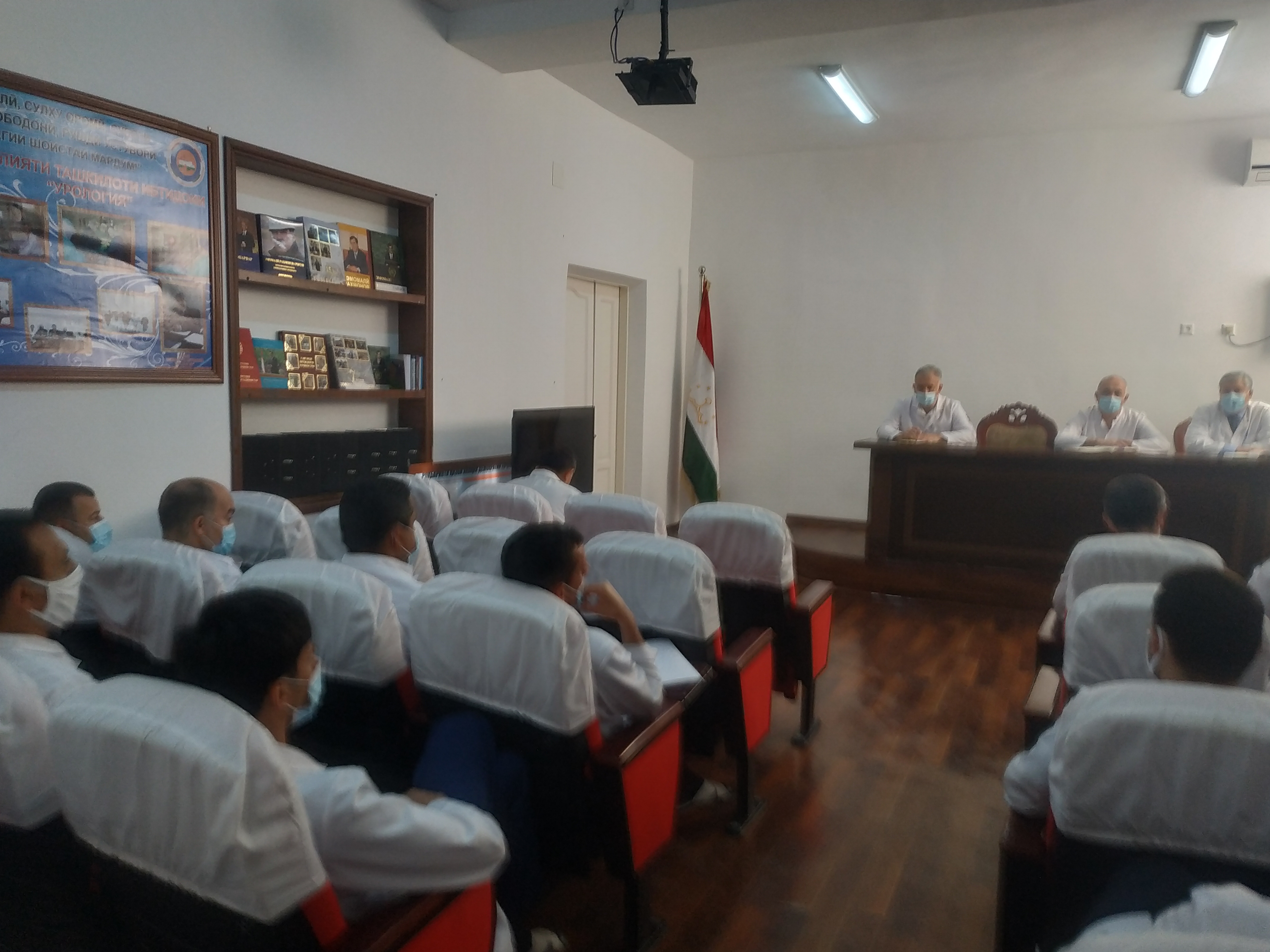 Илтиҳоби шуш ва бемории сироятии нави коронавирус