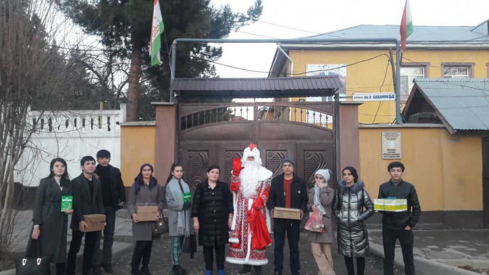 Visit to the Support Center of the Child and family No. 1 in Dushanbe on New Year's Eve.