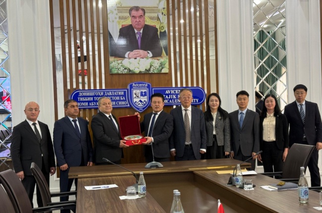 Meeting Held Between Avicenna Tajik State Medical University and Representatives of the People’s Hospital of the Xinjiang Uyghur Autonomous Region Meeting Held Between Avicenna Tajik State Medical University and Representatives of the People’s Hospital of the Xinjiang Uyghur Autonomous Region