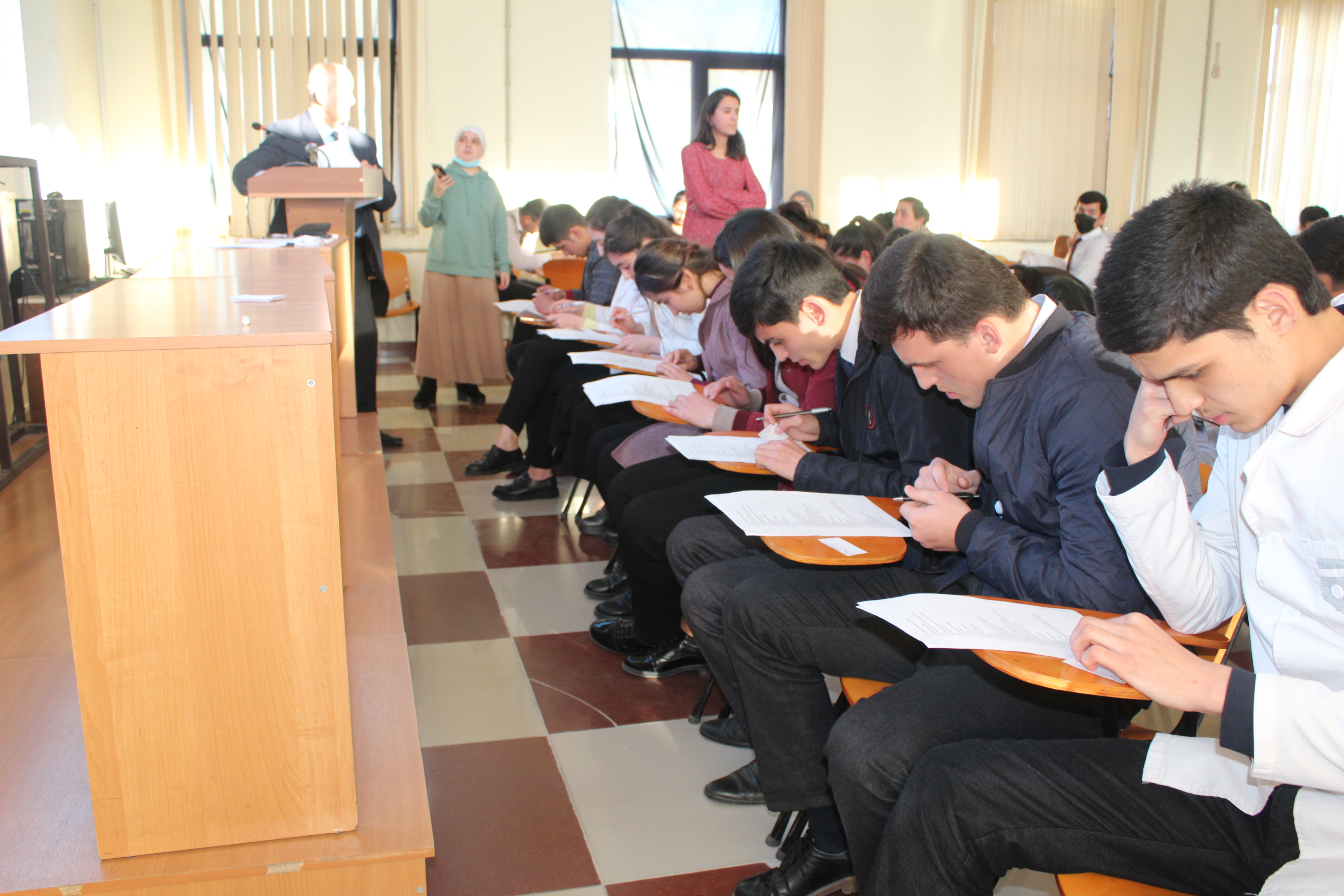 Бозии таълимӣ-фароғатӣ «Своя игра»