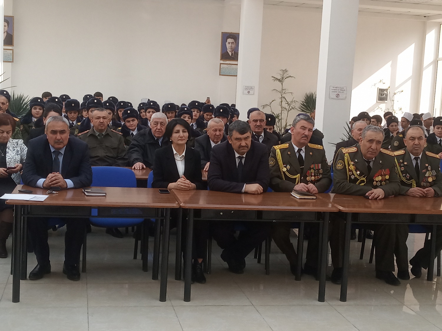 Ман ватанро чу модар дӯст дорам