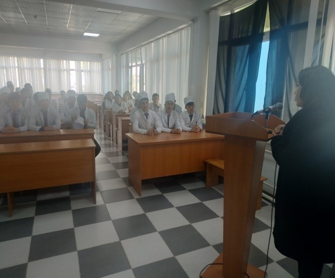 Вохӯрӣ  бо  донишҷӯён