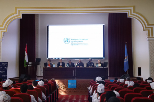 Проведение форума, посвященного Всемирному дню памяти жертв дорожно-транспортных происшествий в ГОУ «ТГМУ имени Абуали ибни Сино»