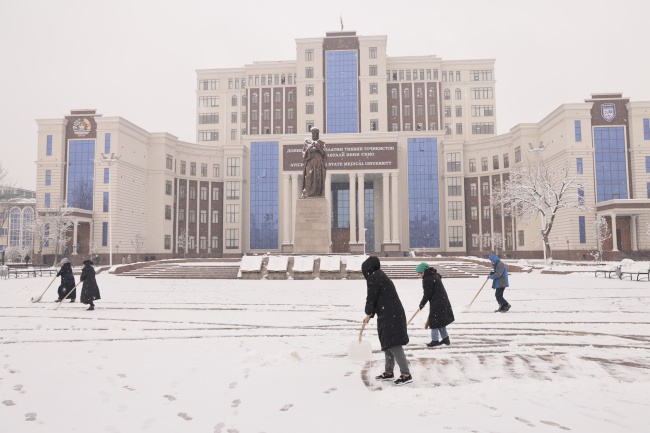 COLLECTIVE CLEAN-UP DAY COMDUCTED AT THE MEDICAL UNIVERSITY