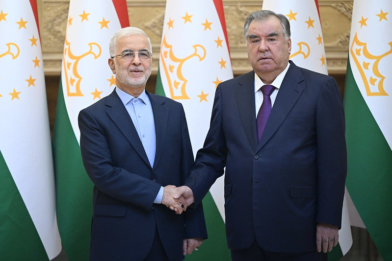 President Emomali Rahmon received the Minister of Internal Affairs of the Islamic Republic of Iran Iskandar Momini