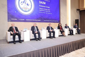ИШТИРОКИ РЕКТОРИ ДОНИШГОҲ ДАР АНҶУМАНИ ЯКУМИ САРАТОНШИНОСОН ВА РАДИОЛОГҲОИ ҶУМҲУРИИ ТОҶИКИСТОН