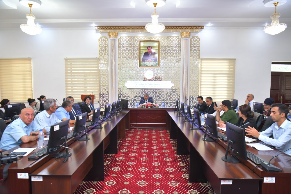 Conducting a press conference at the Avicenna  Tajik State Medical University