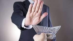 САРЧАШМАИ КОРРУПСИЯ ИН ШАХСОНЕ МЕБОШАНД, КИ ТАСОДУФАН БА ВАЗИФА ТАИН ШУДААНД