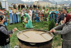 «ФАРҲАНГИ СУМАНАКПАЗӢ». Номинатсияи миллии Ҷумҳурии Тоҷикистон ба Феҳристи мероси фарҳанги ғайримоддии ЮНЕСКО ворид гардид «ФАРҲАНГИ СУМАНАКПАЗӢ». Номинатсияи миллии Ҷумҳурии Тоҷикистон ба Феҳристи мероси фарҳанги ғайримоддии ЮНЕСКО ворид гардид