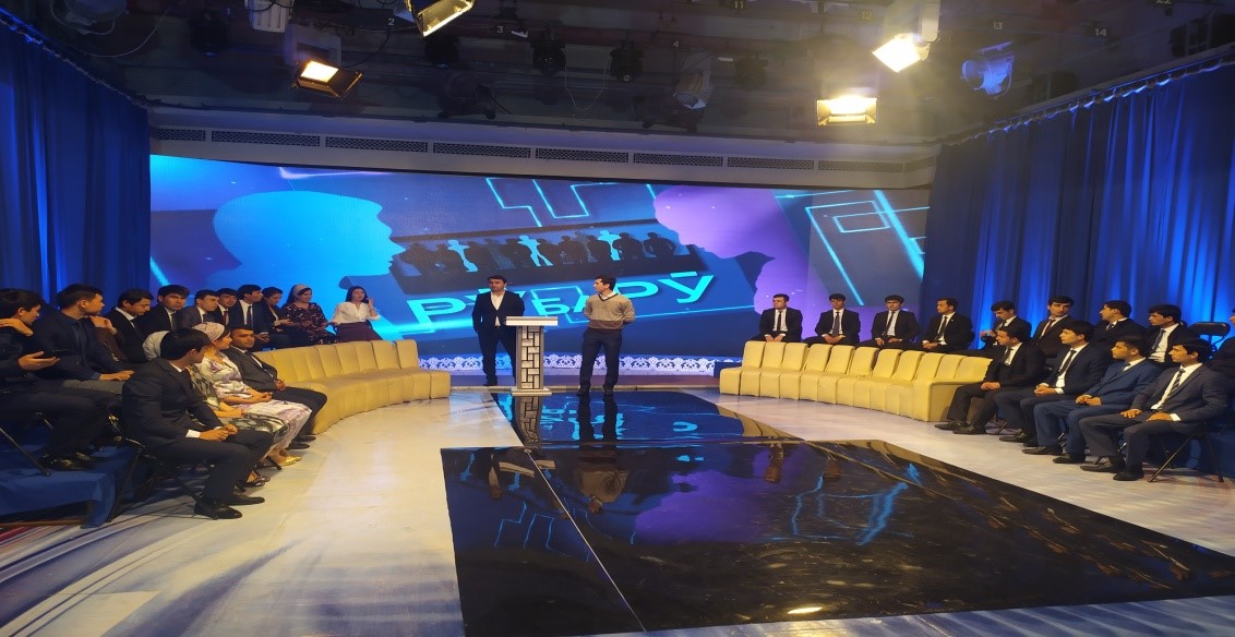 Иштирок дар барномаи «Рӯ ба рӯ»