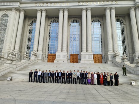 ПОСЕЩЕНИЕ ЗДАНИЕ ПАРЛАМЕНТА В ЧЕСТЬ ДНЯ КОНСТИТУЦИИ