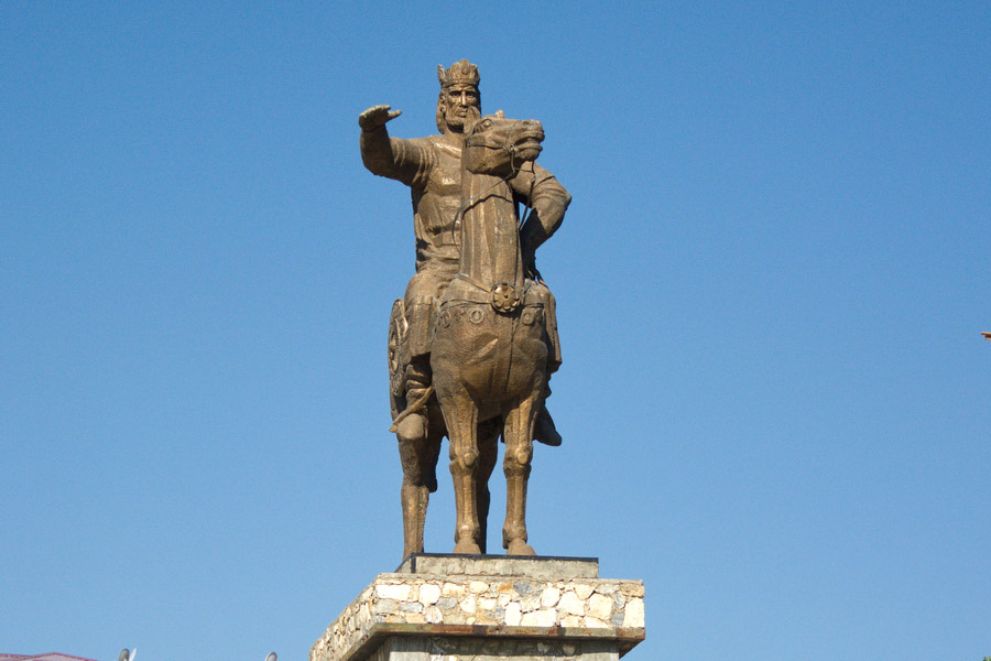 ҲУҶҶАТҲОИ ТАЪРИХӢ СОБИТ МЕСОЗАНД, КИ ТОҶИКОН МОЛИКИ ИН САРЗАМИНАНД