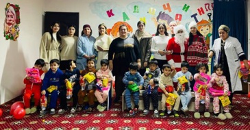 ОМӮЗГОРОН ВА ДОНИШҶӮЁН  “ХОНАИ КӮДАКОНИ №1 БАРОИ КӮДАКОНИ ЯТИМУ БЕПАРАСТОР”- И ШАҲРИ ДУШАНБЕРО ДАР АРАФАИ СОЛИ НАВИ МЕЛОДӢ ХАБАРГИРӢ НАМУДАНД