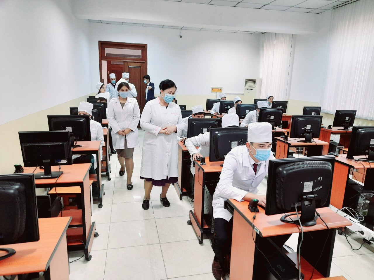 Супоридани рейтинги 1 дар кафедраи биохимия