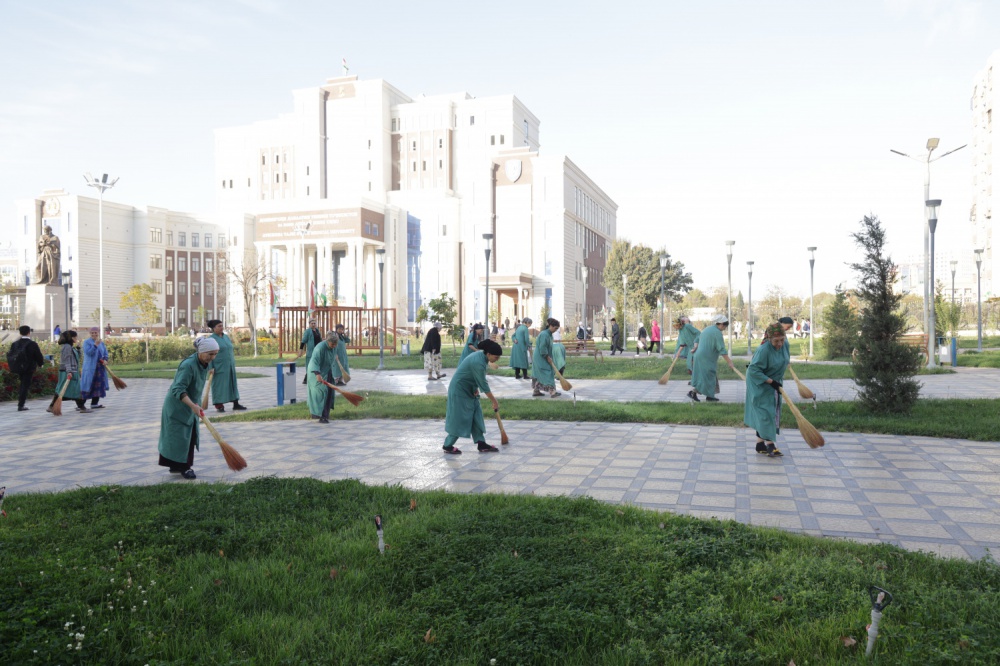 CLEAN-UP DAY CONDUCTED AT THE AVICENNA TAJIK STATE MEDICAL UNIVERSITY