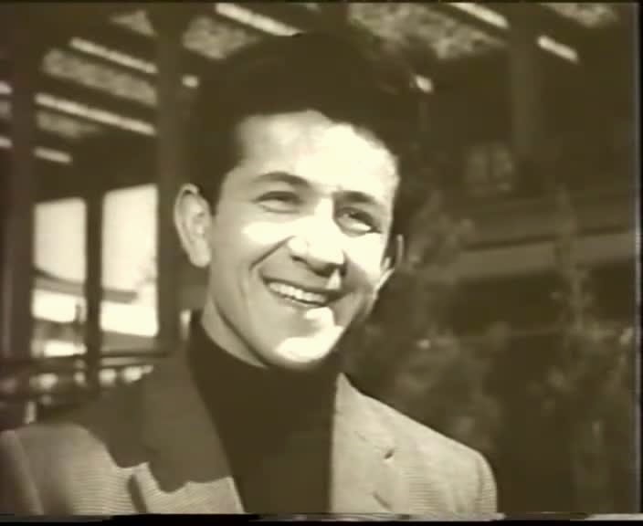 Тарбияи ташаккулёбии ахлоқию маънавии донишҷӯён дар мисоли фаъолияти ситораи  нотакрори саҳнаи  театри тоҷик Маҳмудҷон Воҳидов