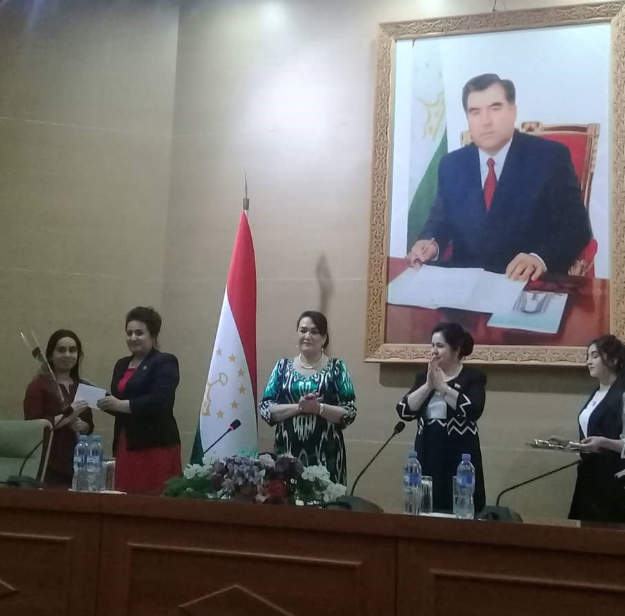 Студентка ТГМУ имени Абуали ибни Сино удостоена стипендии Комитета по делам женщин и семьи при Правительстве Республики Таджикистан
