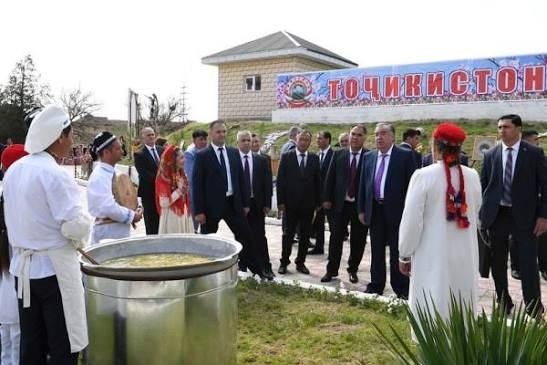 ПАҲЛӮЯШ ҲАМА ХАЛҚ, ҲАМА ПИРУ ҶАВОН АСТ, Ӯ БО ҲАМАГОН АСТ (БА ИФТИХОРИ 35-СОЛАГИИ ИСТИҚЛОЛИ ДАВЛАТӢ)