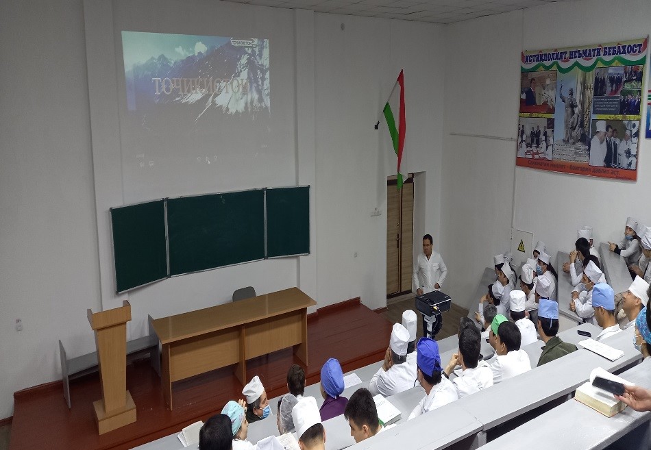 Тамошои филми ҳуҷҷатии «Хиёнат» 