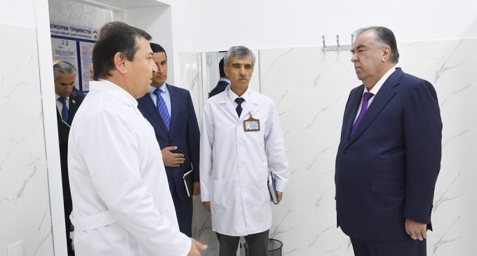 ПЕШВОИ МИЛЛАТ ЭМОМАЛӢ РАҲМОН ДАР НОҲИЯИ ХОВАЛИНГ МАРКАЗИ ТАШХИСИЮ ТАБОБАТИРО ИФТИТОҲ НАМУДАНД