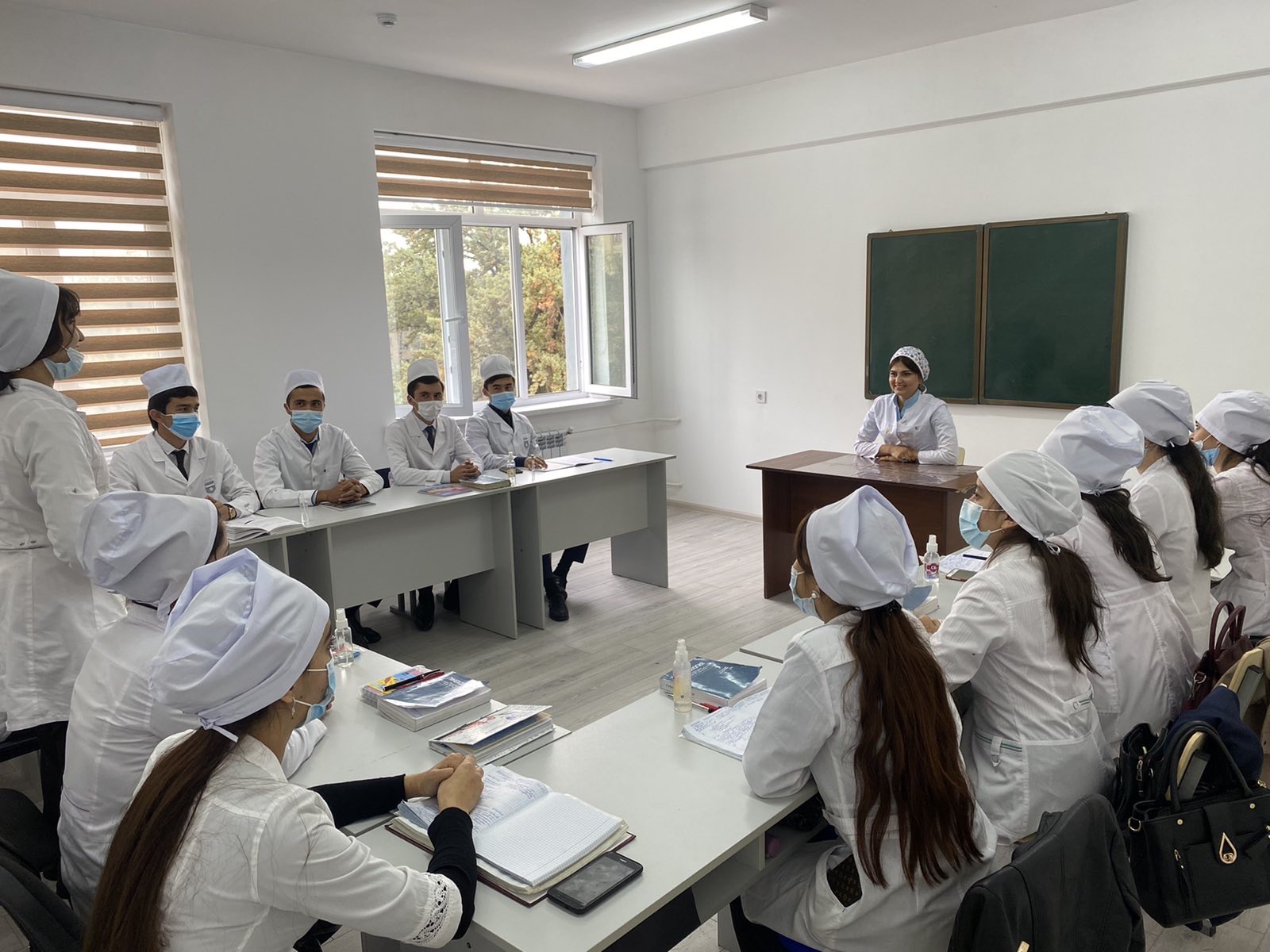 Чорабинии пешазинтихоботӣ